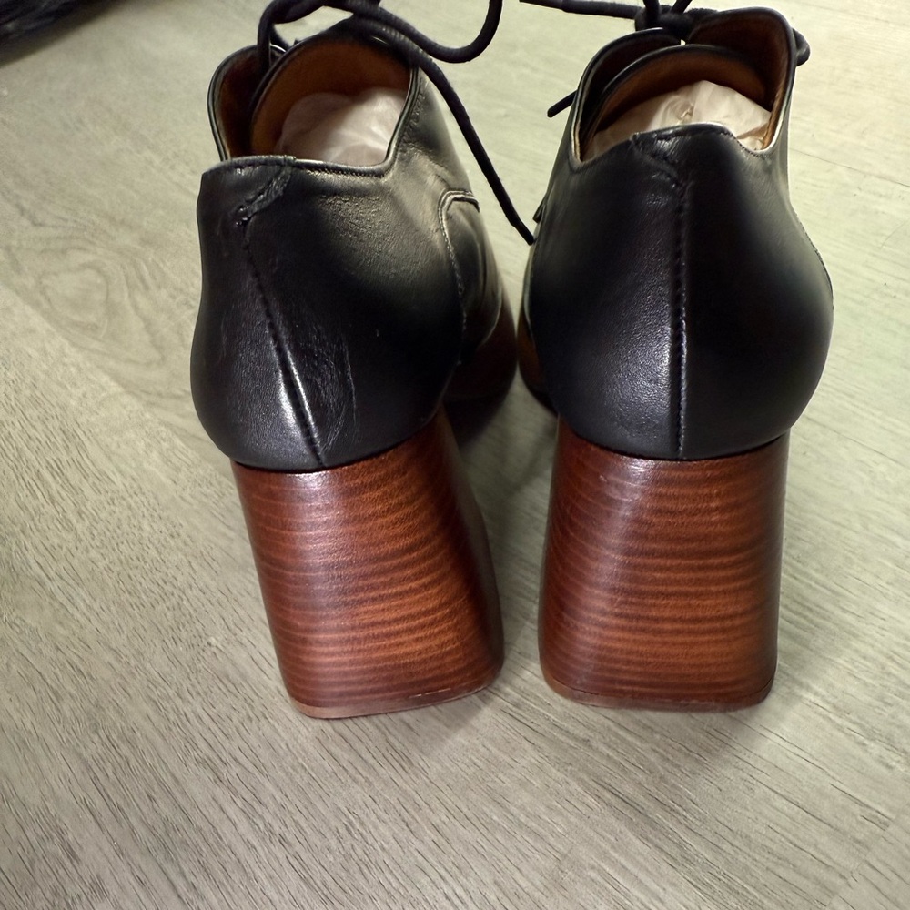 Elegant Black Leather Platform Heels - Picture 4 of 5